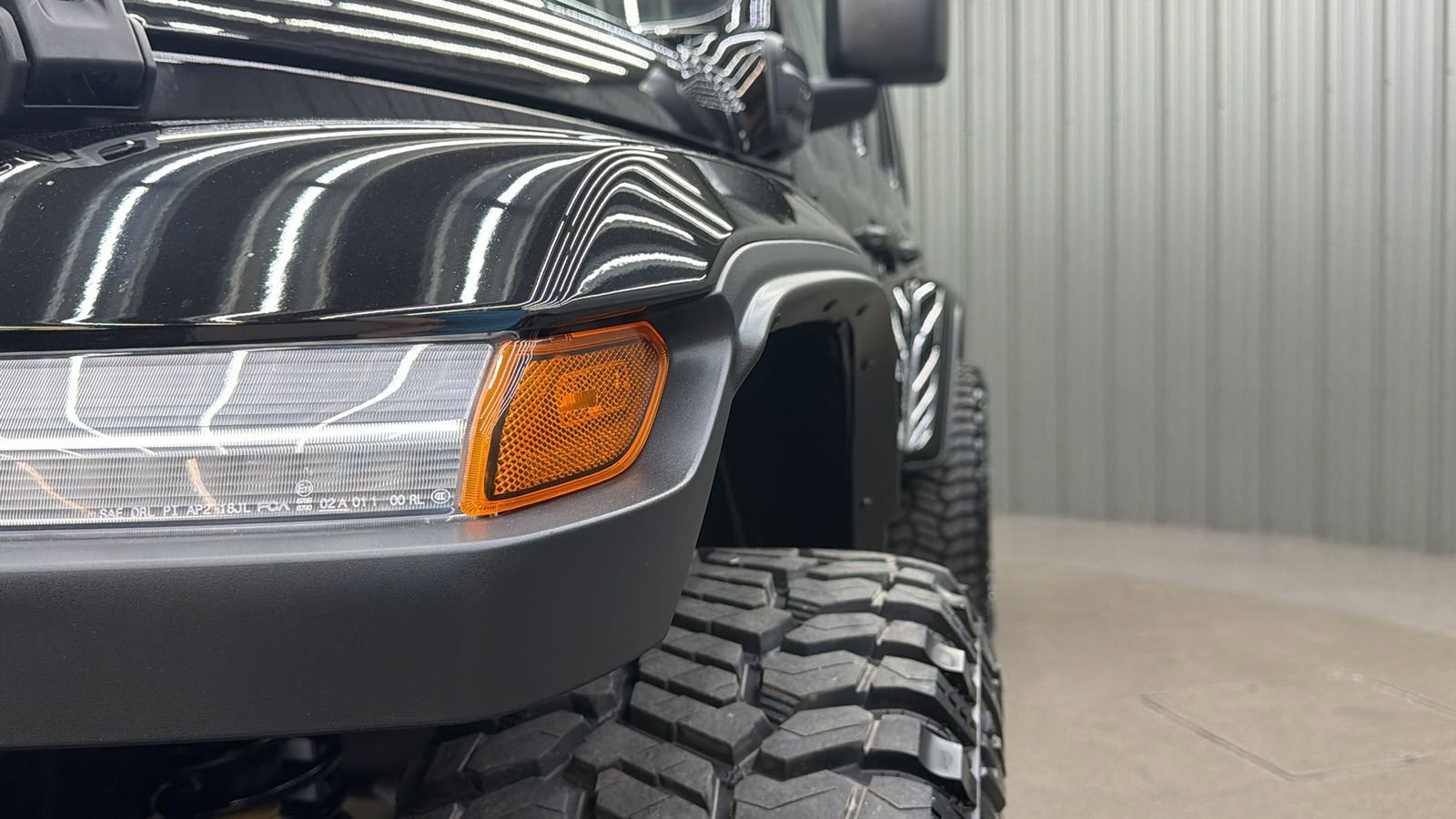 Used 2025 Jeep Wrangler Unlimited Sahara w/ Safety Group AWD/4WD image 13