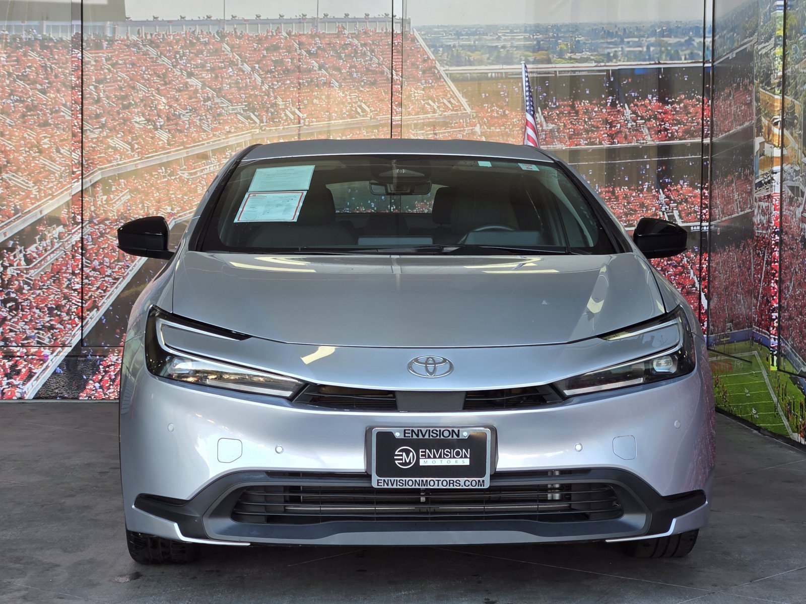 Certified 2025 Toyota Prius LE FWD image 3