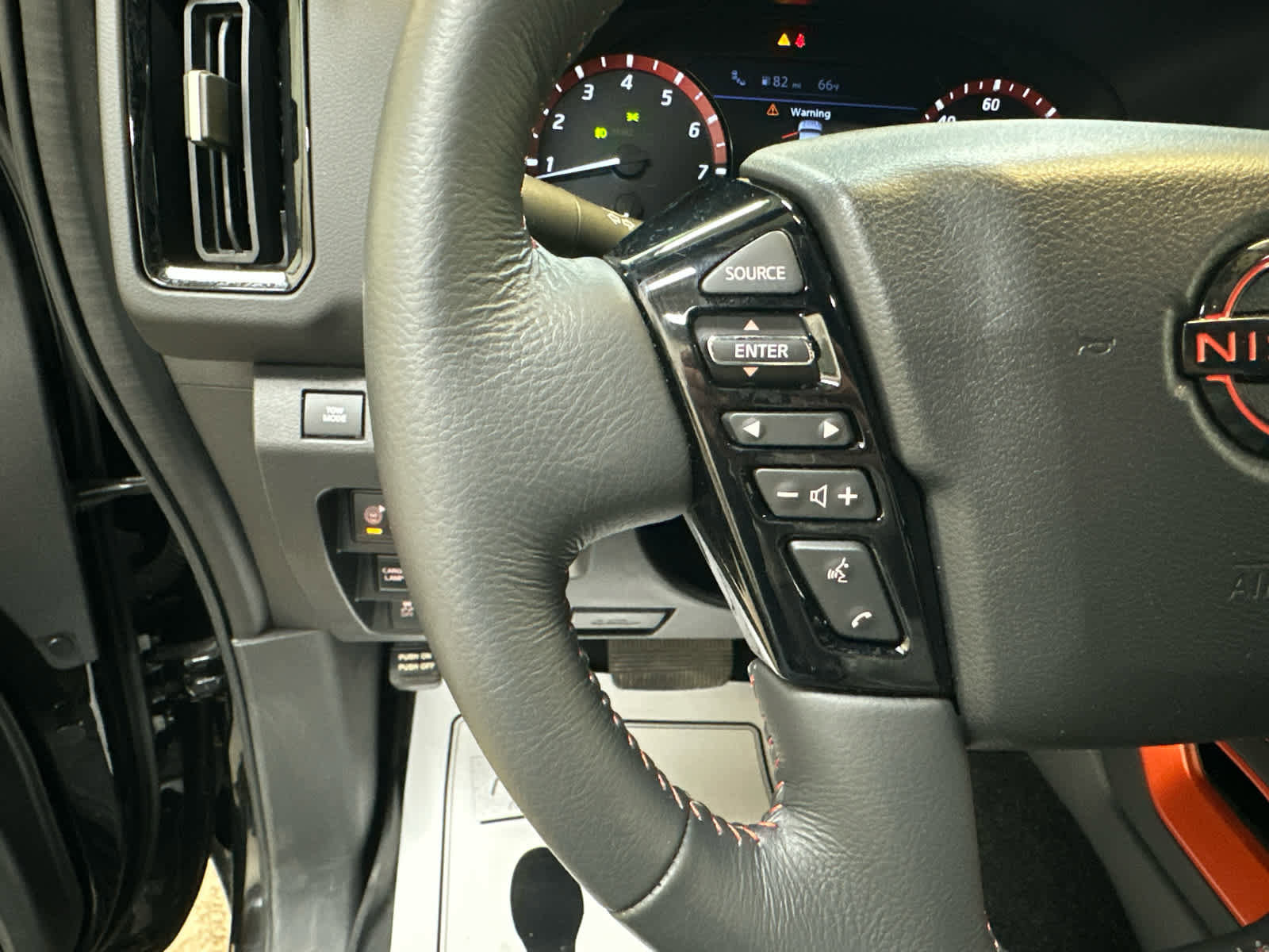 Certified 2025 Nissan Frontier PRO-4X w/ Pro Convenience Package image 19