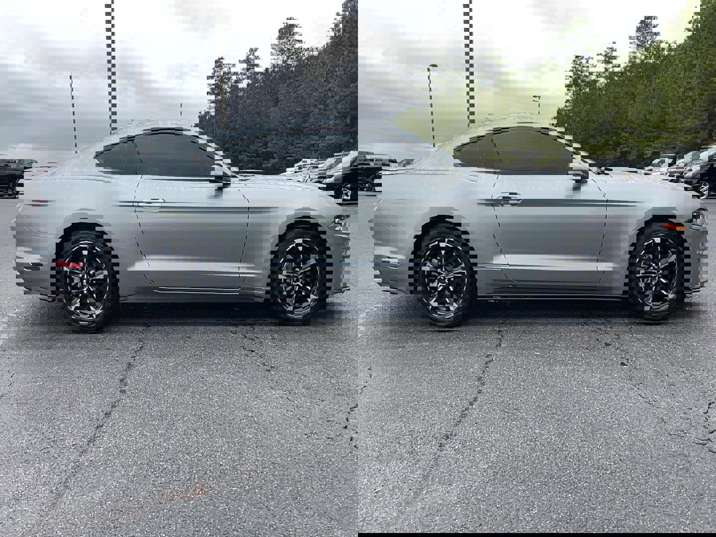 Used 2023 Ford Mustang Coupe image 4