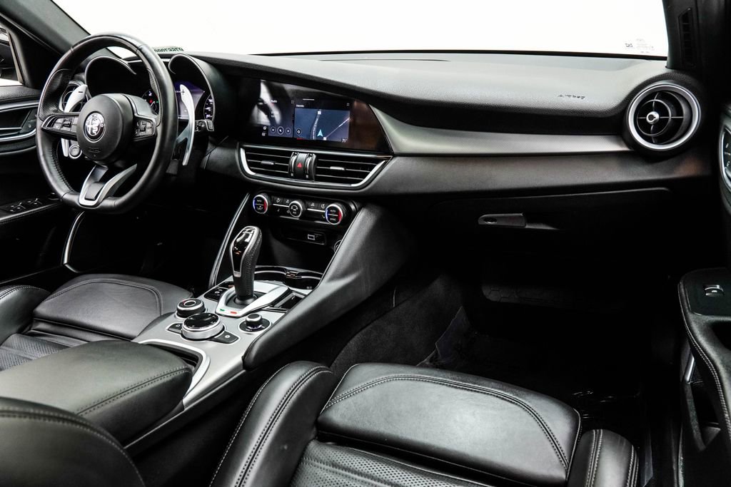 Used 2023 Alfa Romeo Giulia Veloce image 21