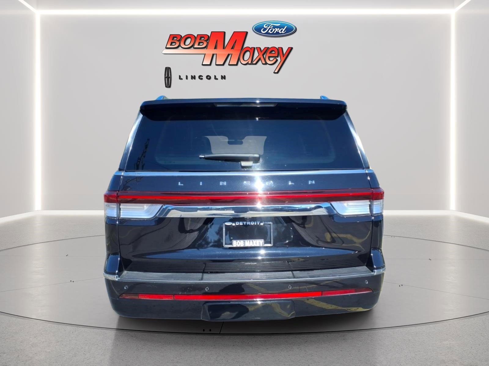 Used 2024 Lincoln Navigator L Reserve AWD/4WD image 5