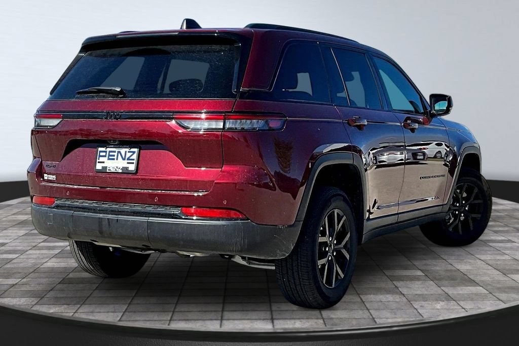 Used 2024 Jeep Grand Cherokee Altitude AWD/4WD image 6