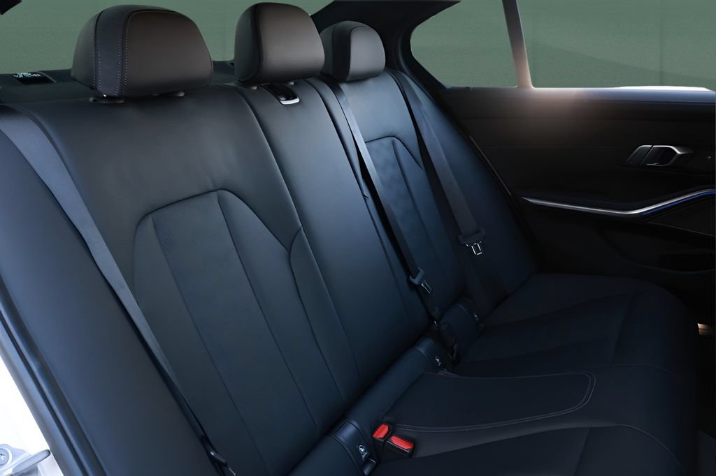 Used 2022 BMW M3 w/ Executive Package RWD image 29