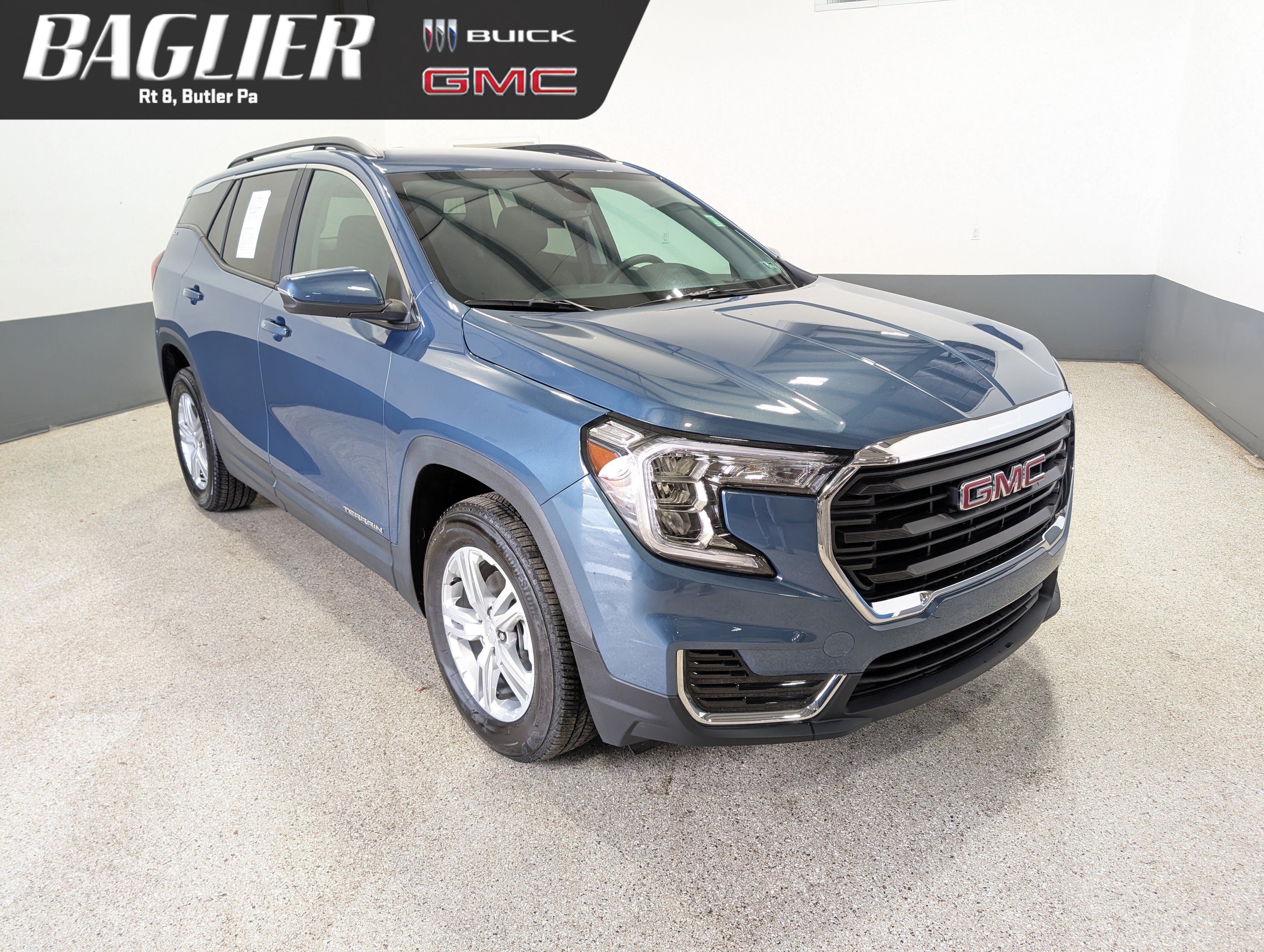 Used 2024 GMC Terrain SLE w/ Driver Convenience Package