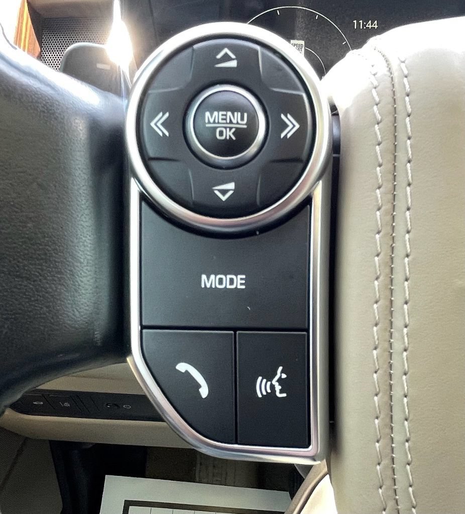 Used 2017 Land Rover Range Rover HSE AWD/4WD image 17