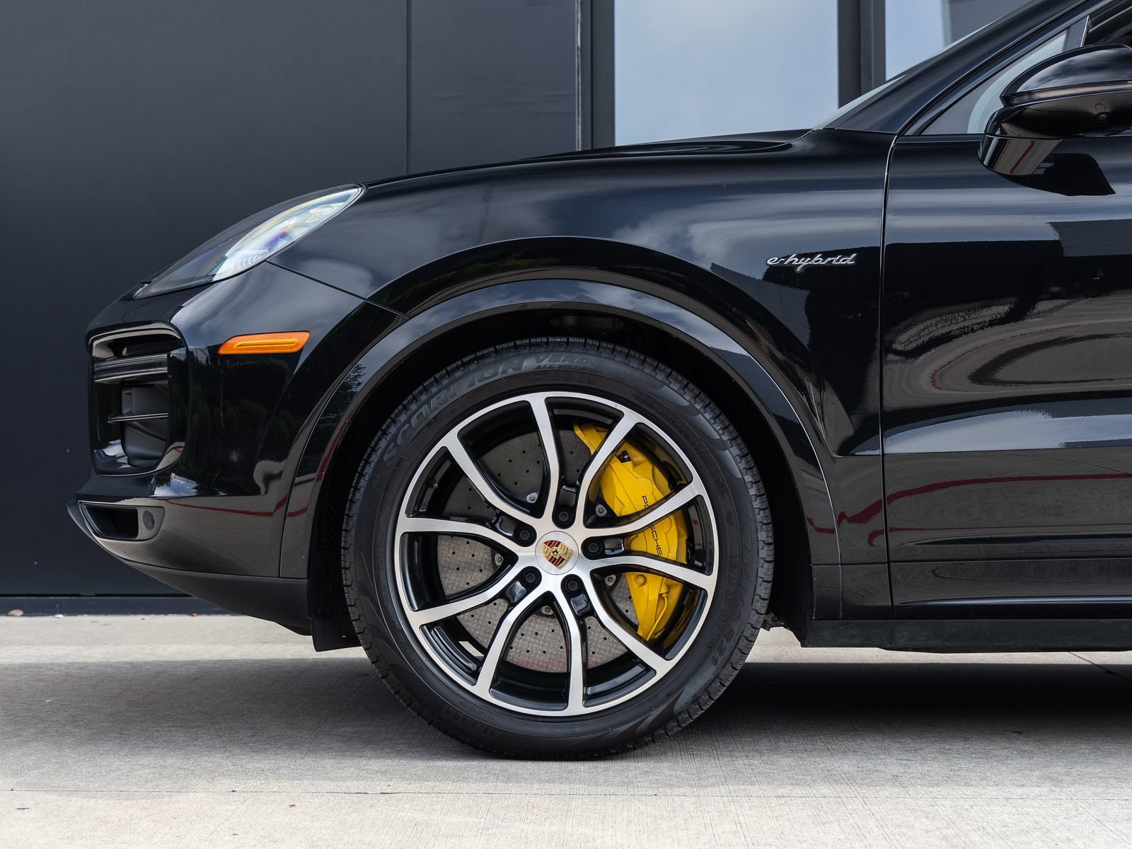 Used 2023 Porsche Cayenne Turbo S AWD/4WD image 13