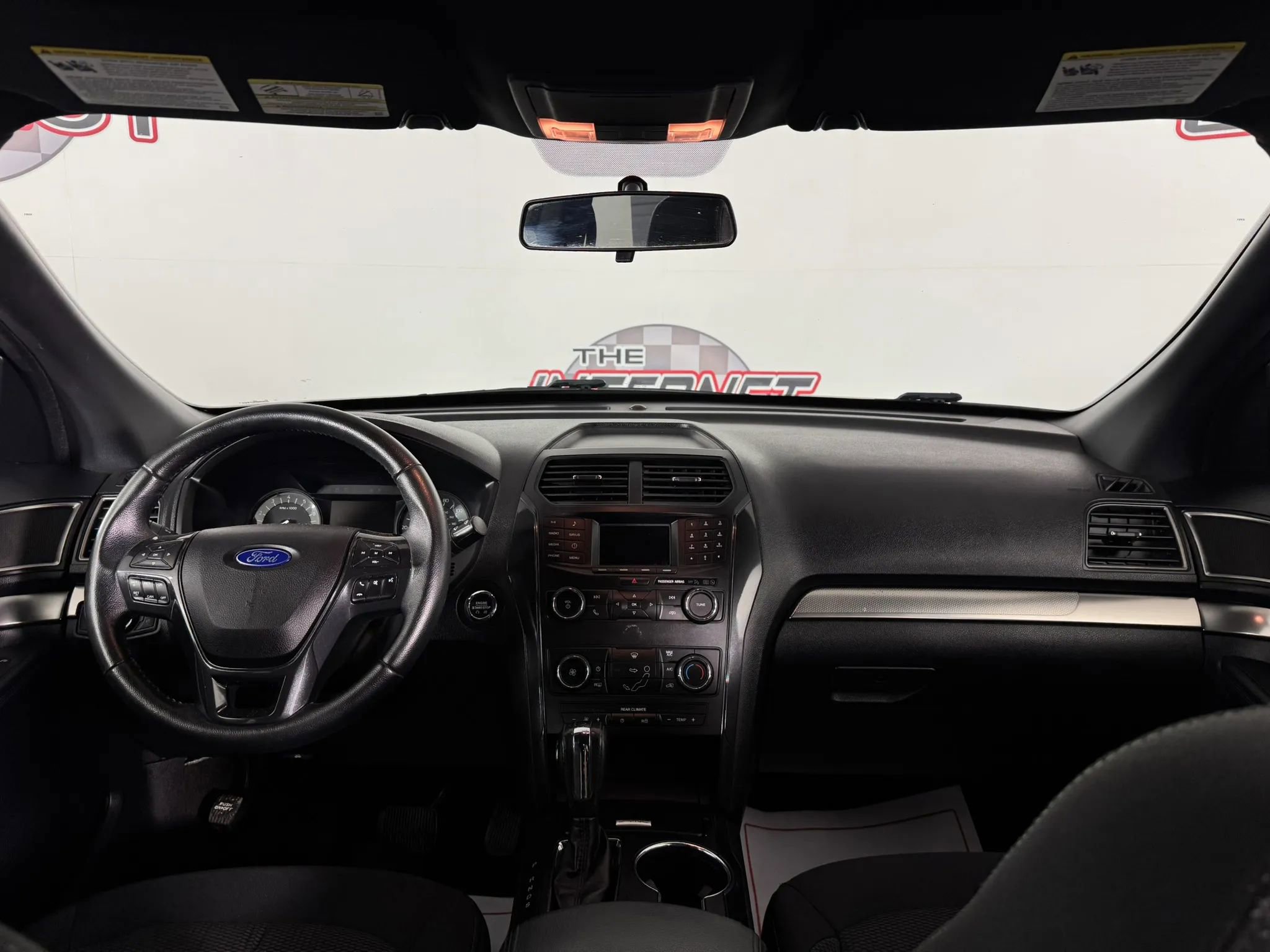 Used 2018 Ford Explorer XLT AWD/4WD image 11