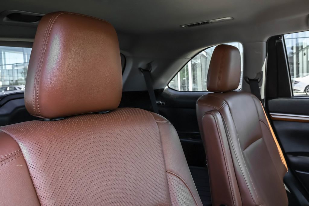 Used 2017 Toyota Highlander Limited AWD/4WD image 37