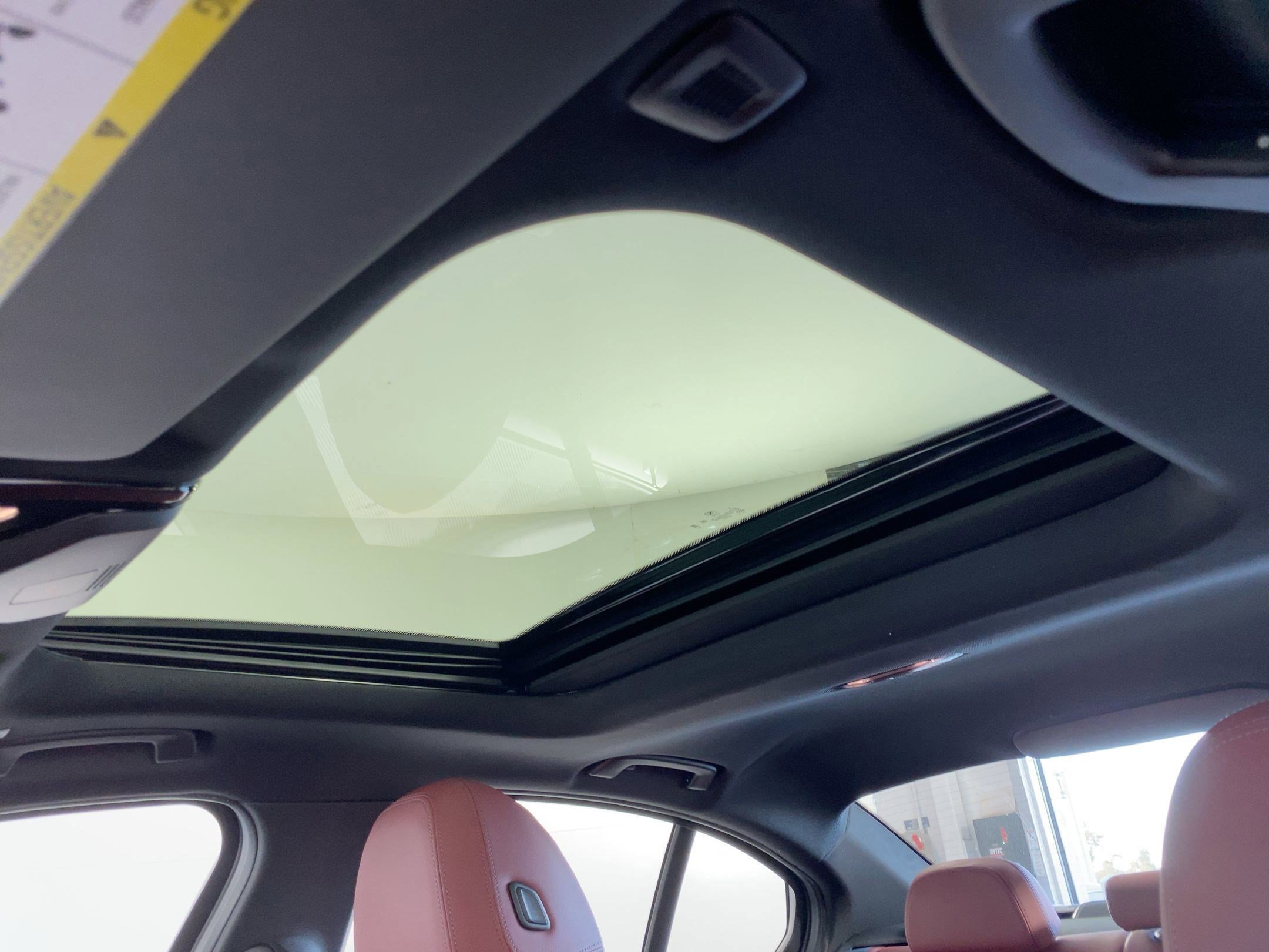 Used 2026 BMW 330i Sedan w/ M Sport Package image 12