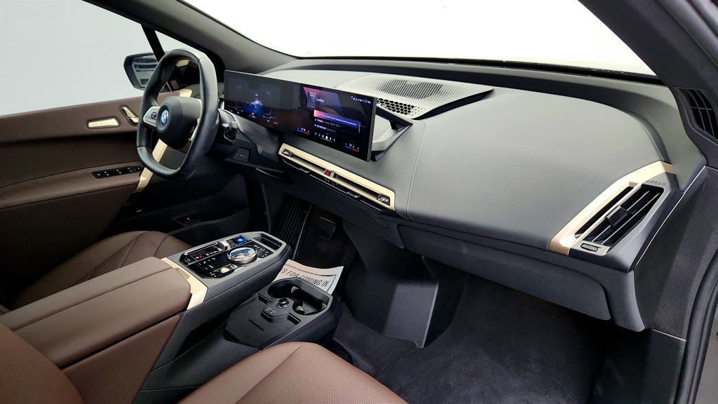 Used 2024 BMW iX xDrive50 w/ Premium Package image 24