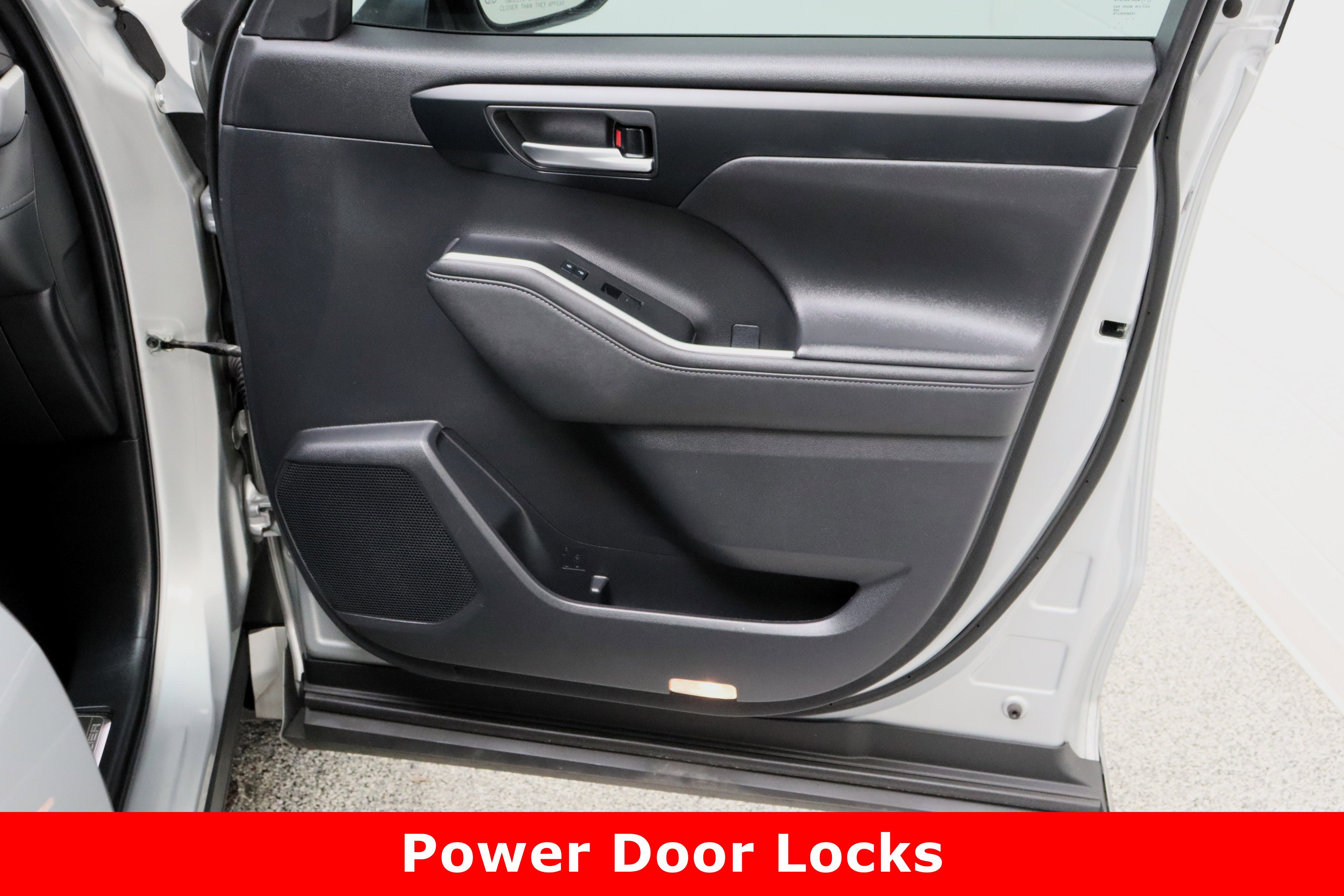 Used 2023 Toyota Highlander XSE image 39