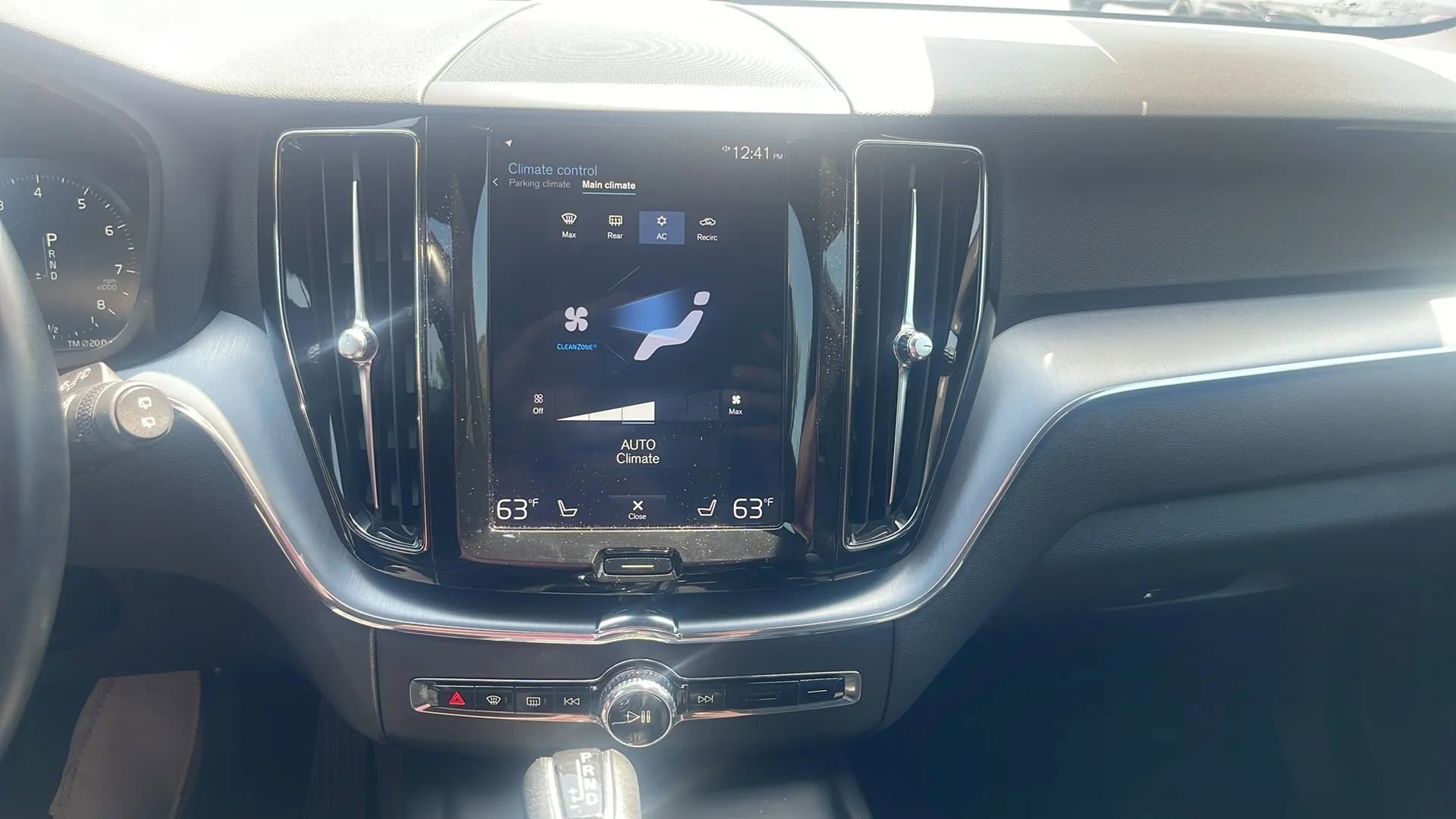 Used 2020 Volvo XC60 T5 Momentum FWD image 13