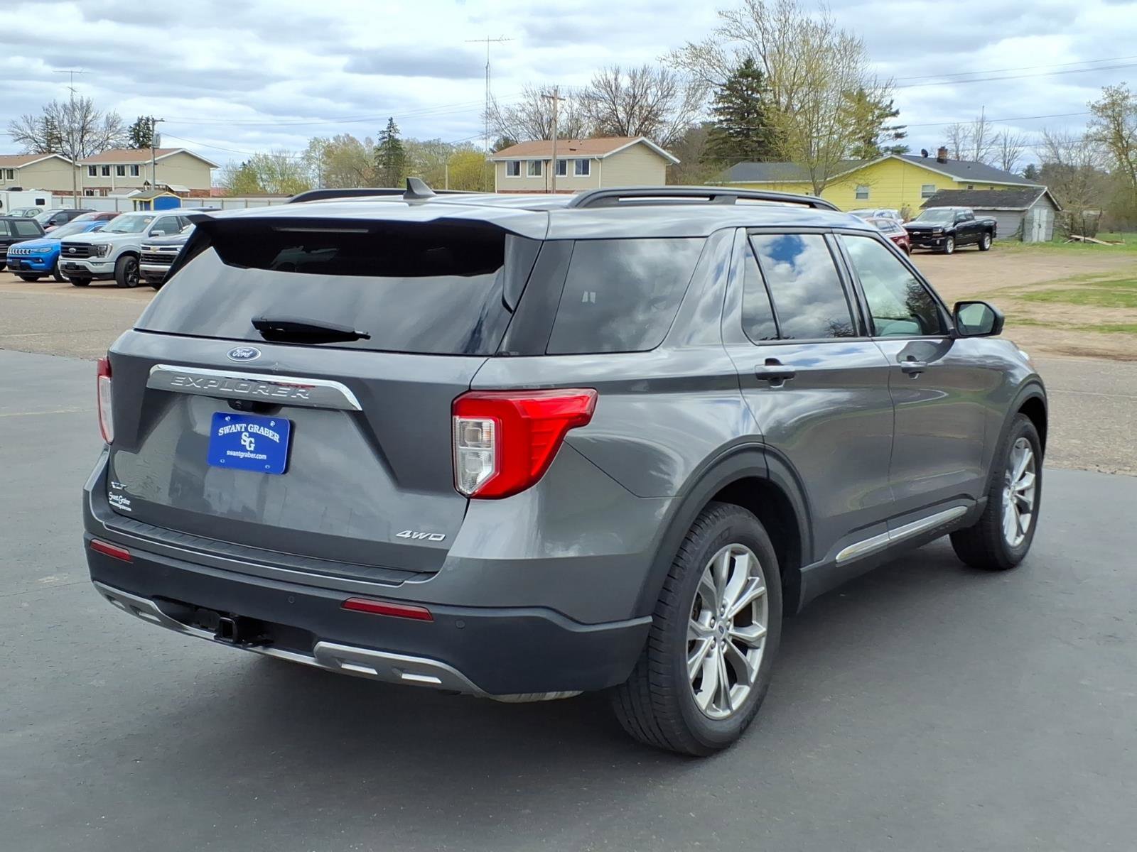 Used 2021 Ford Explorer XLT w/ Equipment Group 202A AWD/4WD image 6