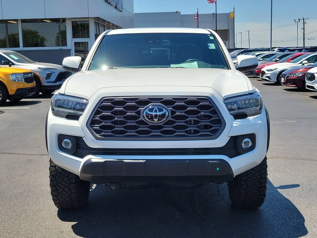 Used 2023 Toyota Tacoma TRD Off-Road w/ TRD Premium Off Road Package AWD/4WD image 2