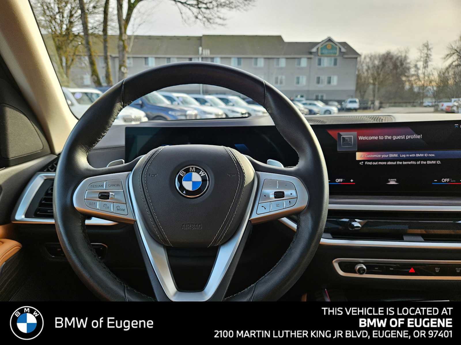 Used 2023 BMW X7 xDrive40i w/ Parking Assistance Package image 21