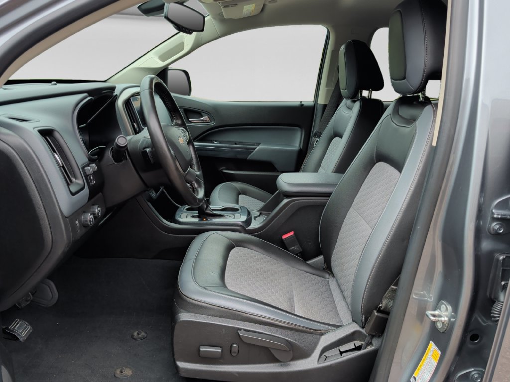 Used 2019 Chevrolet Colorado Z71 AWD/4WD image 16