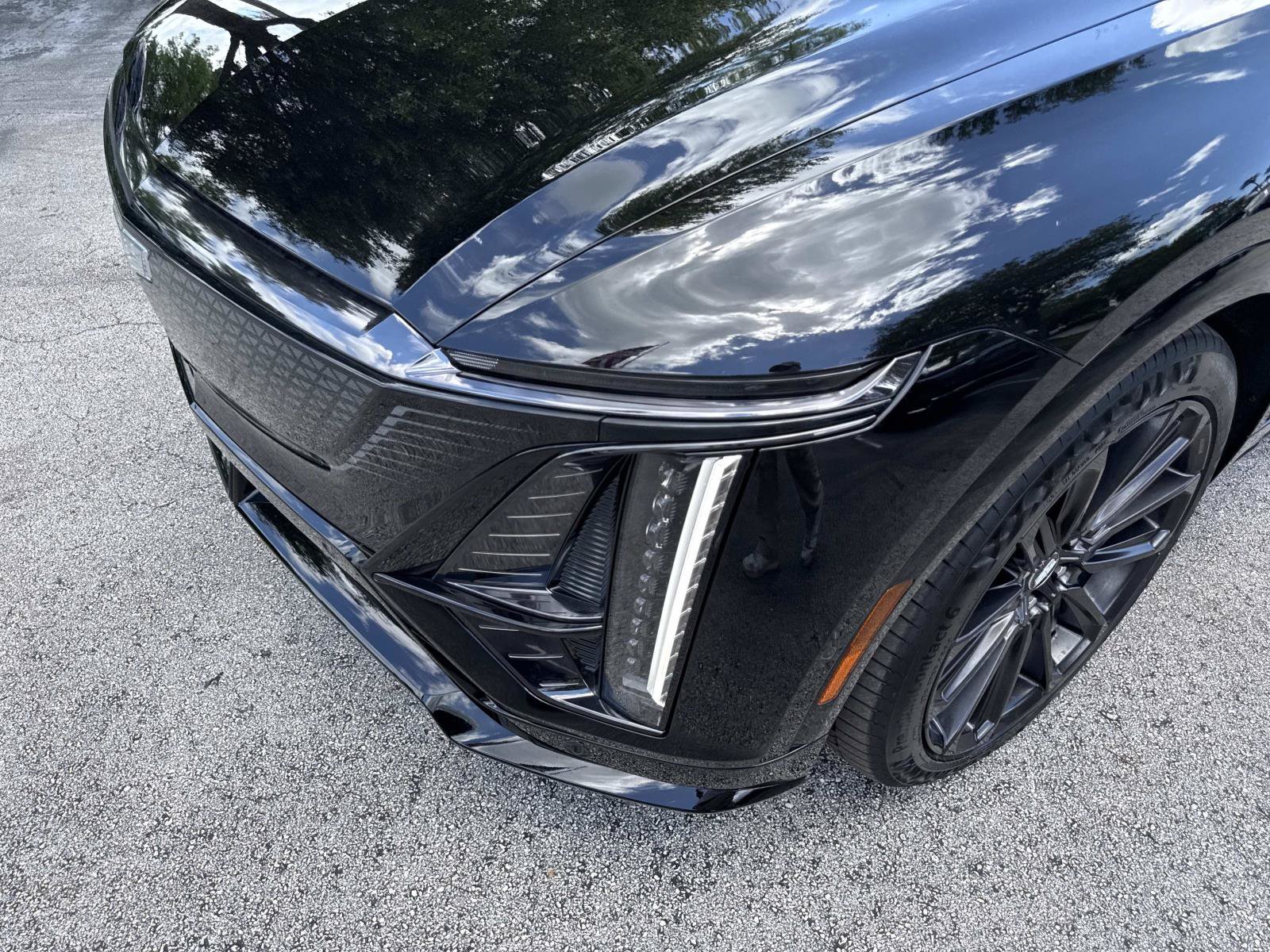 Certified 2026 Cadillac Lyriq V AWD/4WD image 9