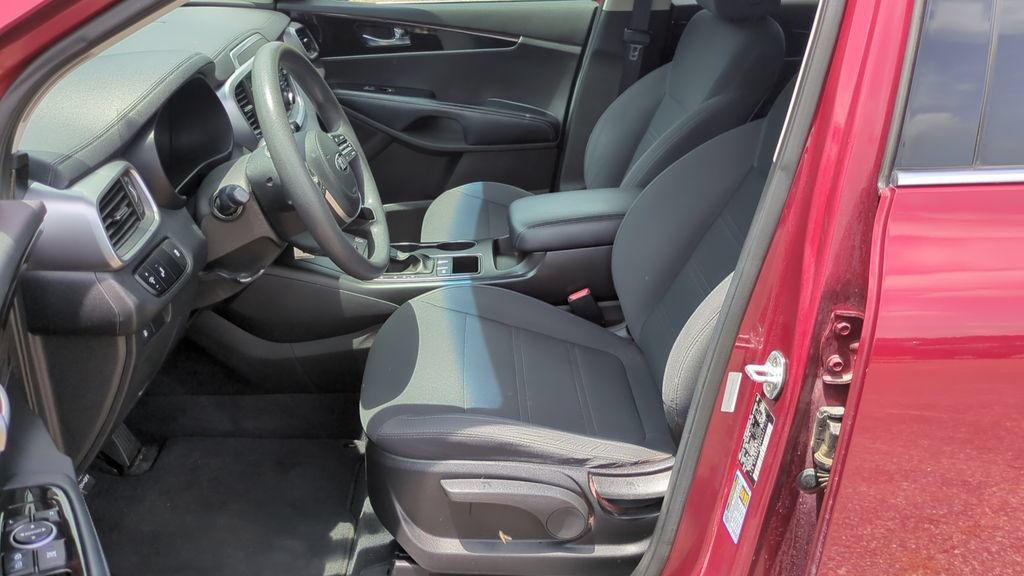 Used 2019 Kia Sorento FWD image 11