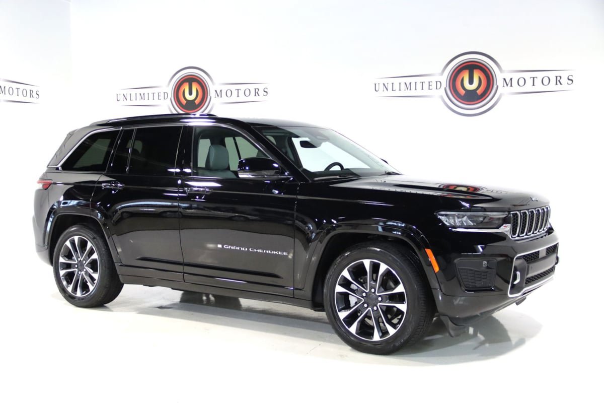 Used 2023 Jeep Grand Cherokee Overland AWD/4WD image 7