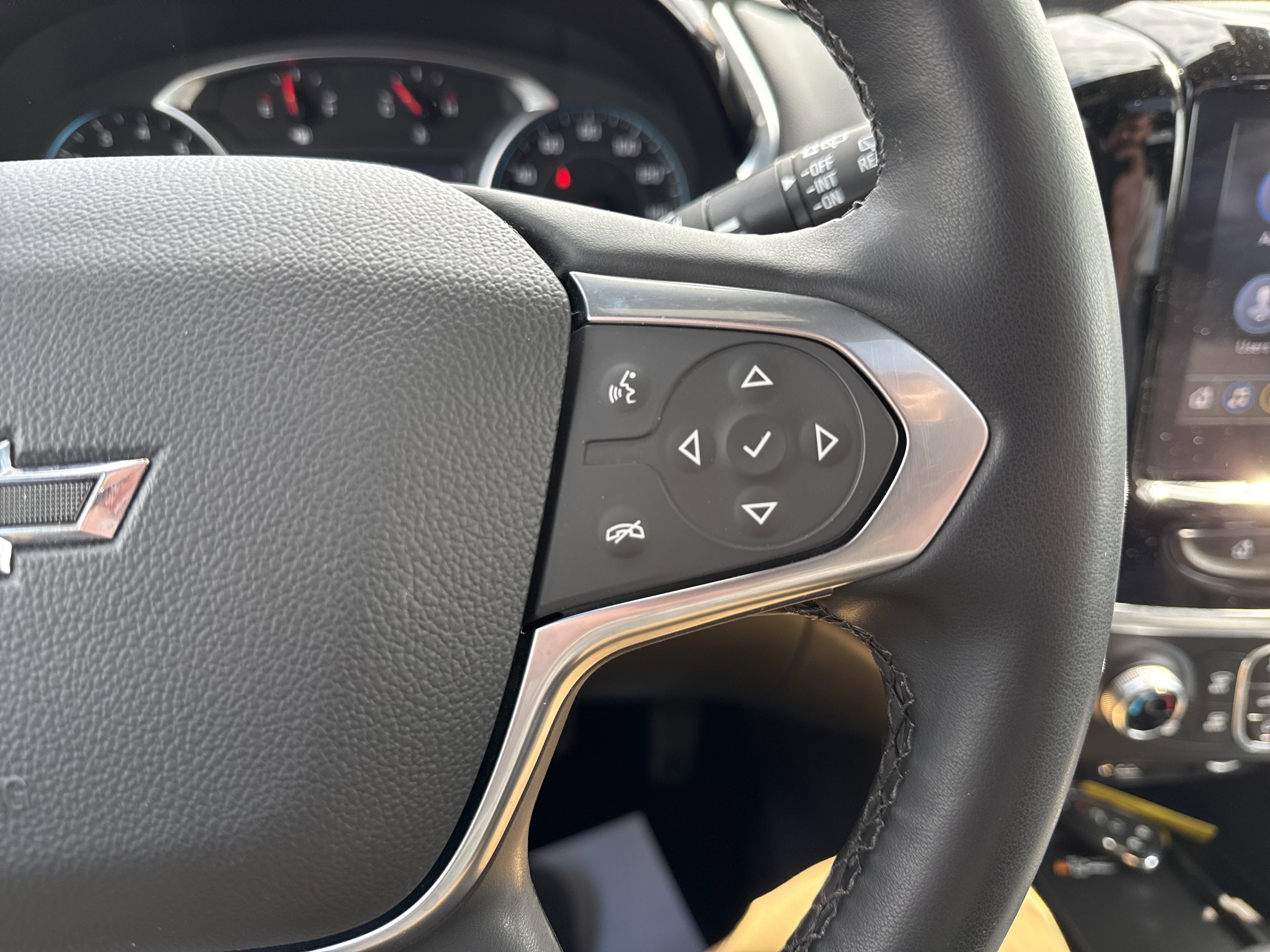 Used 2023 Chevrolet Traverse RS AWD/4WD image 20