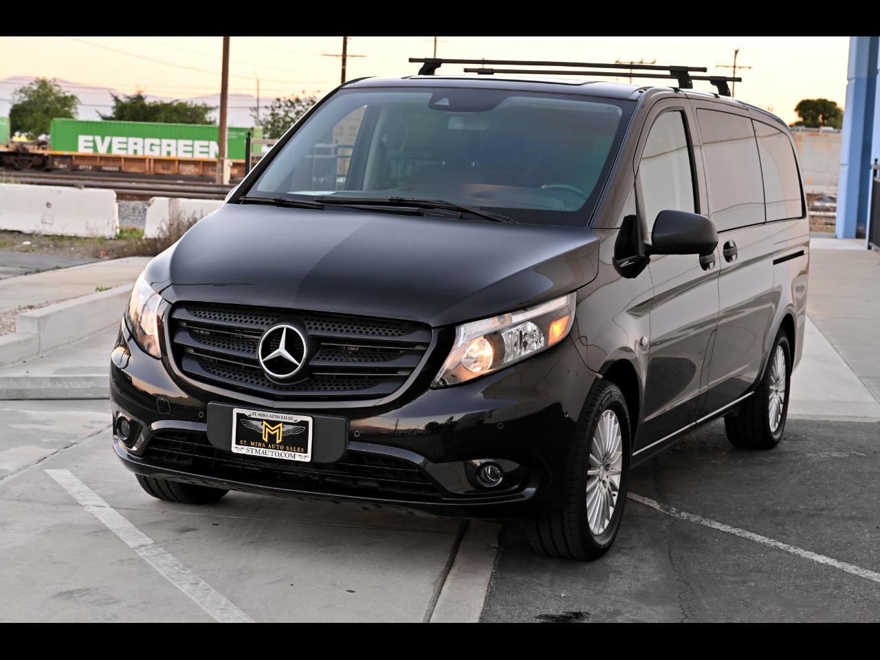 Used 2018 Mercedes-Benz Metris Passenger image 1