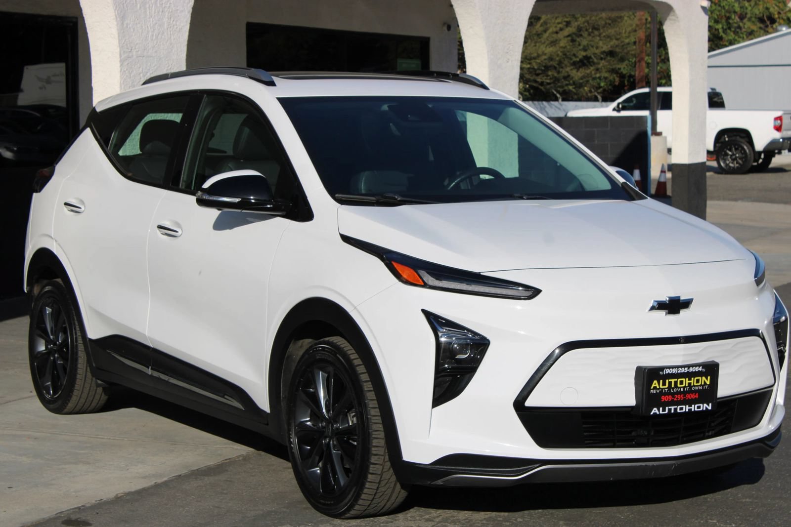Used 2022 Chevrolet Bolt EUV Premier w/ Launch Edition FWD image 3