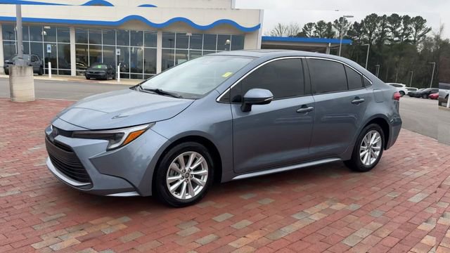 Used 2023 Toyota Corolla XLE image 7