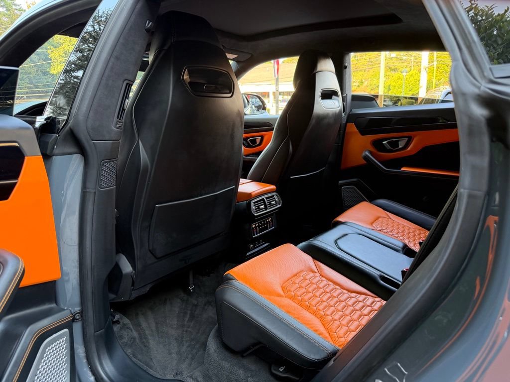 Used 2022 Lamborghini Urus AWD/4WD image 31