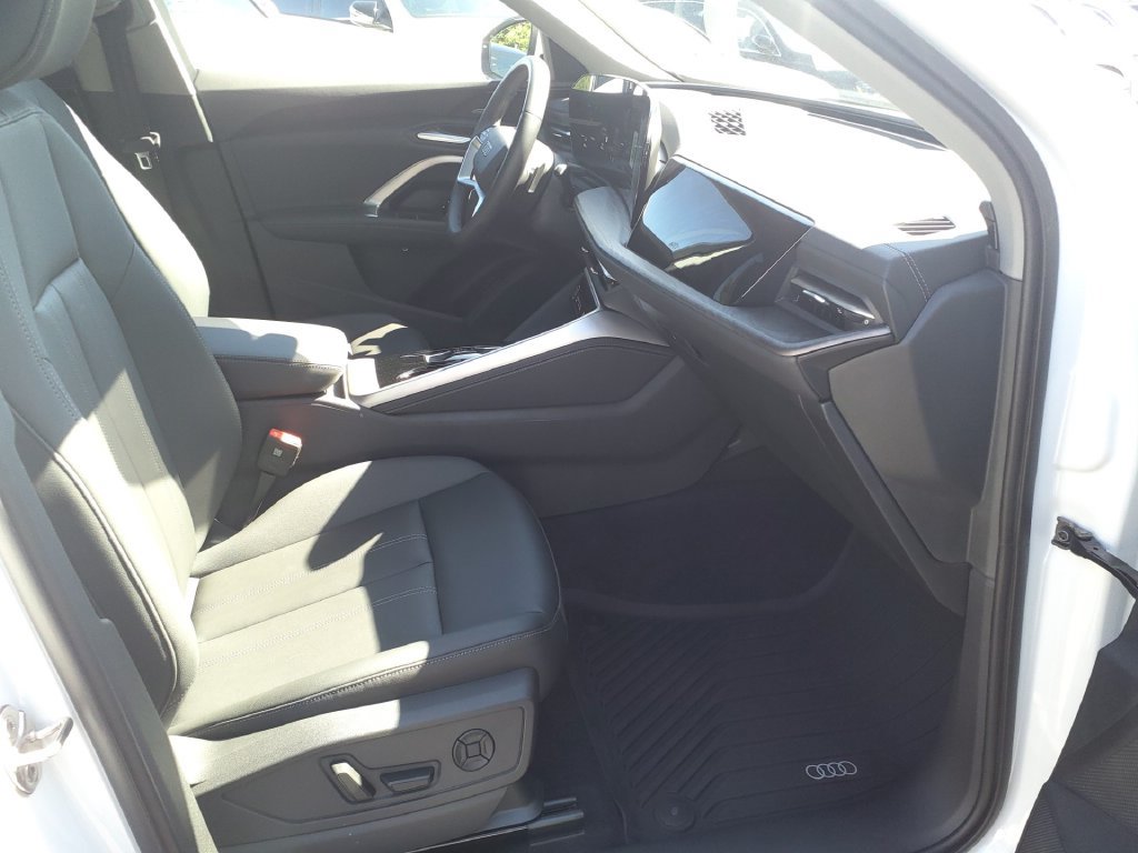 Used 2025 Audi Q5 Premium Plus AWD/4WD image 10