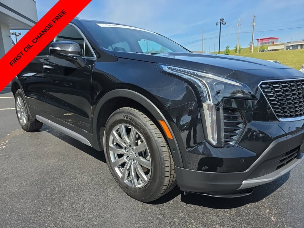Used 2022 Cadillac XT4 Premium Luxury w/ Enhanced Visibility Package image 9