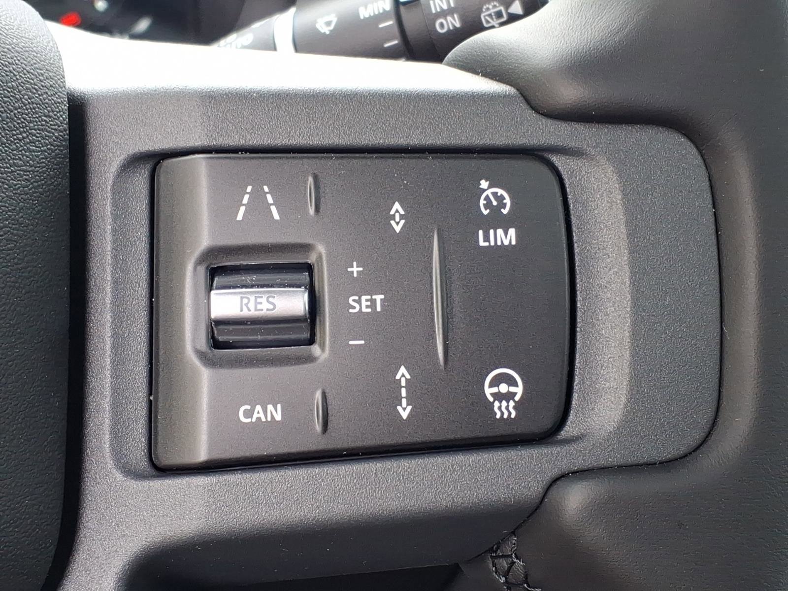 New 2026 Land Rover Defender 110 X-Dynamic SE AWD/4WD image 15