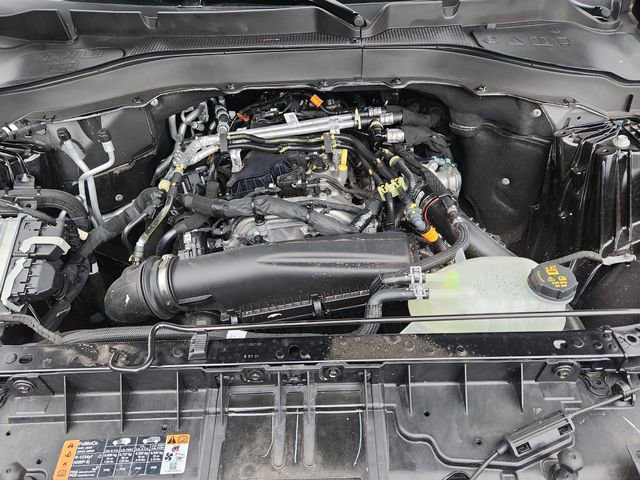 Used 2025 Ford Explorer Active w/ Active Comfort Package image 12