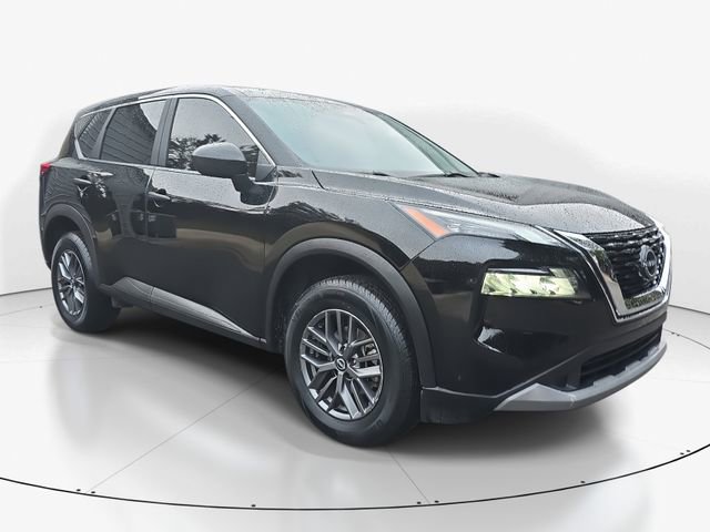 Used 2023 Nissan Rogue S image 2