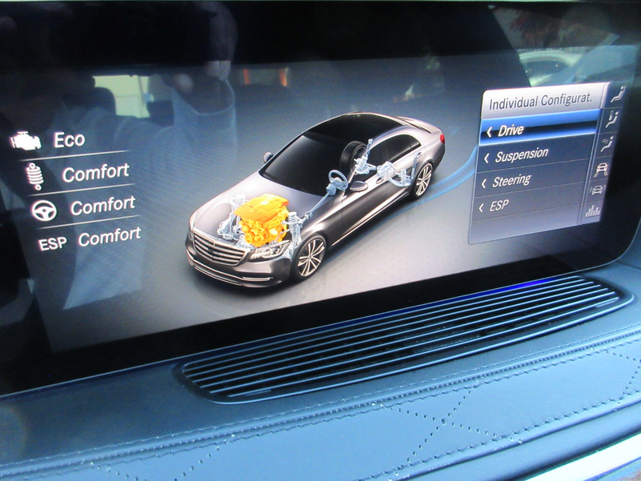 Used 2020 Mercedes-Benz S 560 Sedan w/ AMG Line Exterior image 53