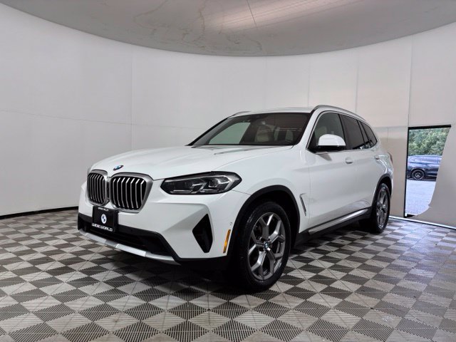 Used 2023 BMW X3 xDrive30i w/ Premium Package AWD/4WD image 3