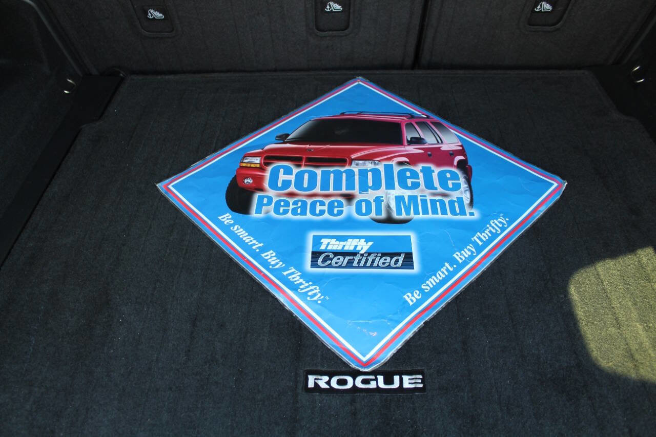 Used 2023 Nissan Rogue SV image 25