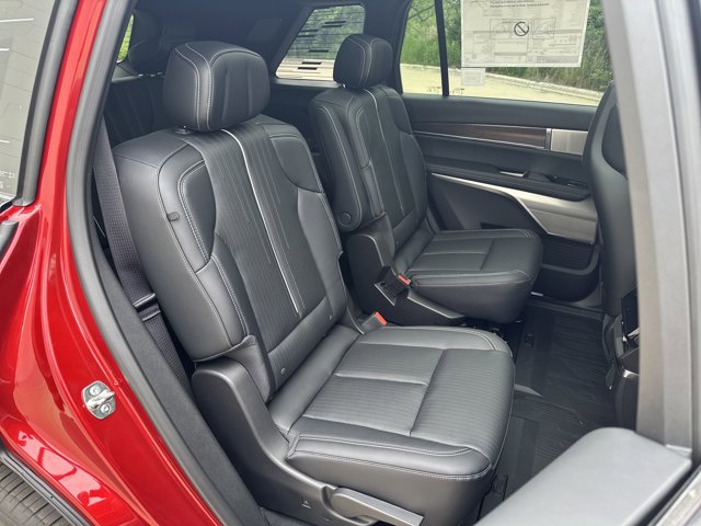 New 2026 Cadillac Vistiq Sport w/ LPO, Floor Liner Package image 32