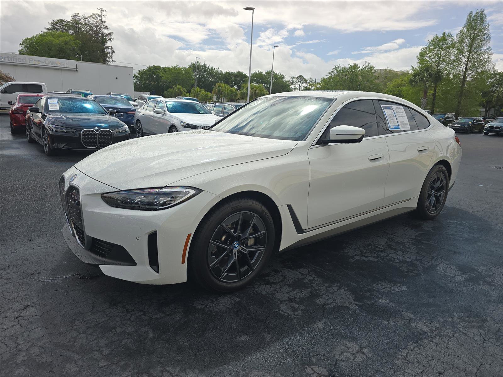 Used 2023 BMW i4 eDrive40 image 3