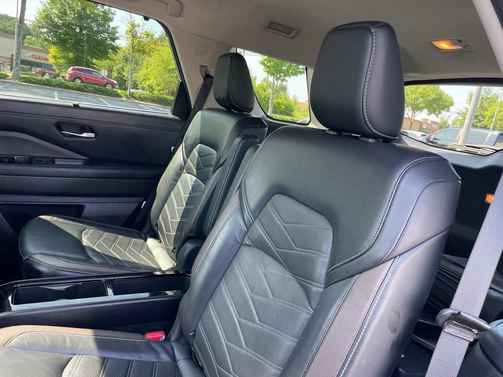 Used 2023 Nissan Pathfinder Platinum FWD image 40