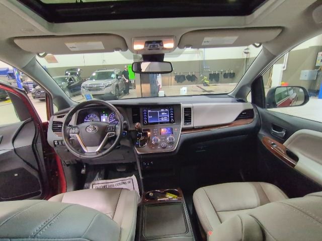 Used 2019 Toyota Sienna Limited AWD/4WD image 8