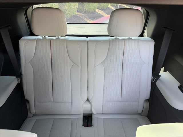 Certified 2026 Cadillac Vistiq Luxury AWD/4WD image 15