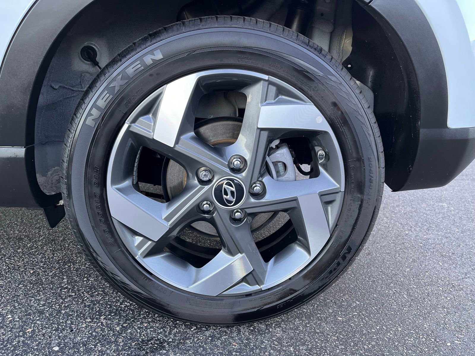 Used 2025 Hyundai Venue SEL image 9