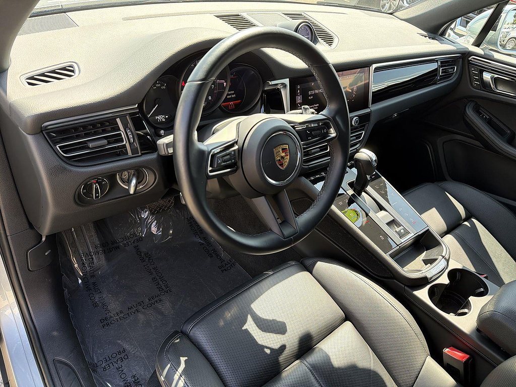Used 2024 Porsche Macan AWD/4WD image 9