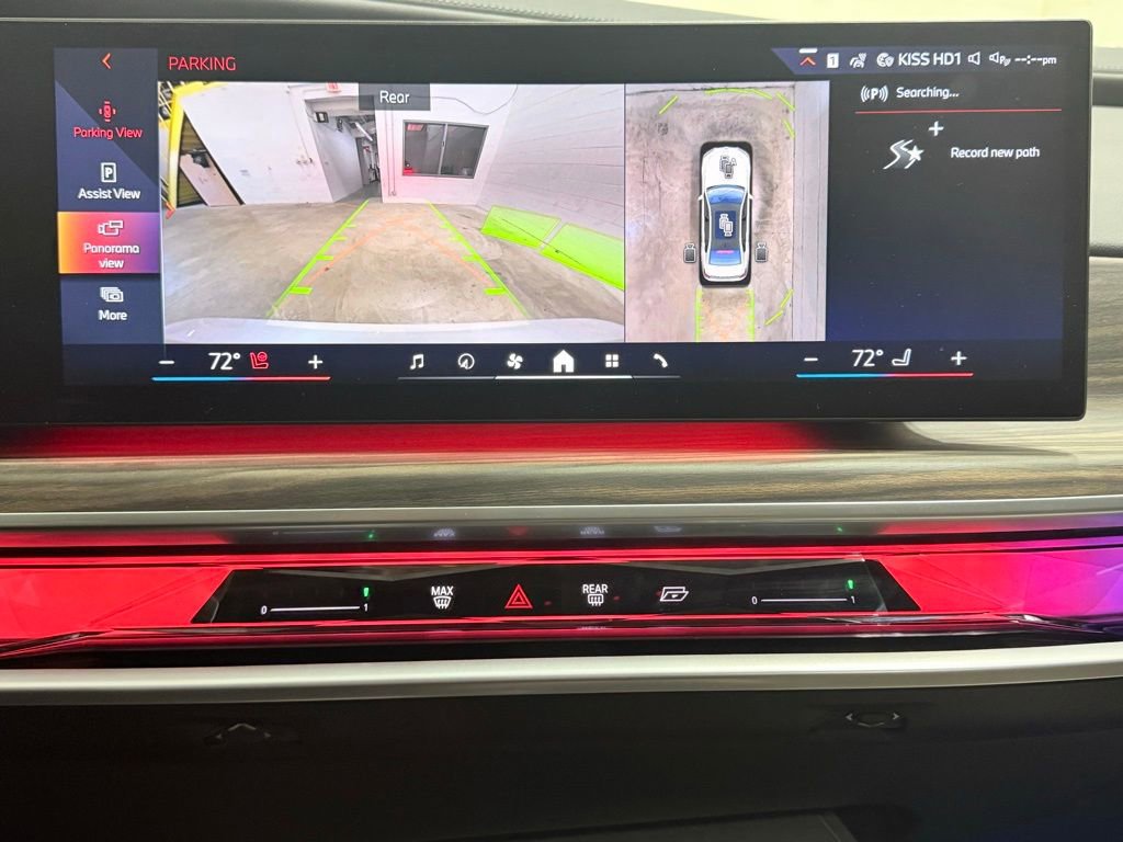 Used 2024 BMW 760i xDrive w/ Premium Package image 26