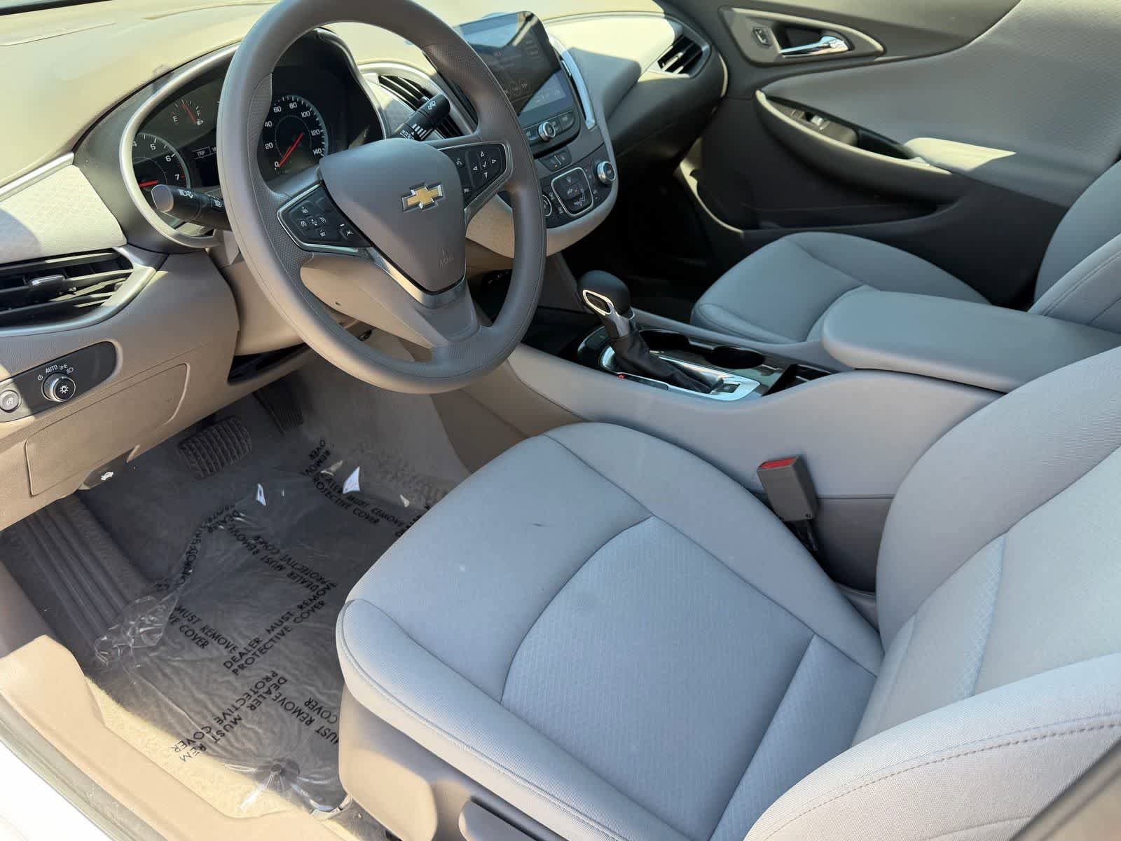 Used 2025 Chevrolet Malibu LS FWD image 17