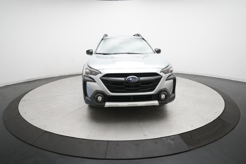 Certified 2025 Subaru Outback Limited AWD/4WD image 11