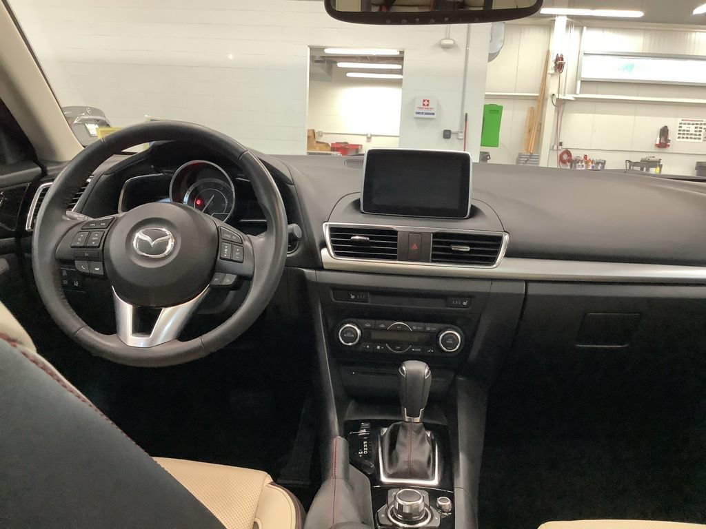Used 2015 MAZDA MAZDA3 s Grand Touring w/ Technology Package FWD image 7