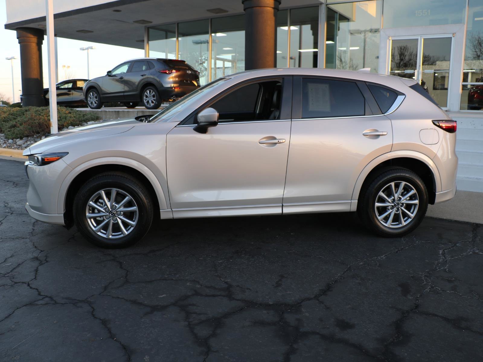 Certified 2025 MAZDA CX-5 AWD 2.5 S w/ Select Package image 2