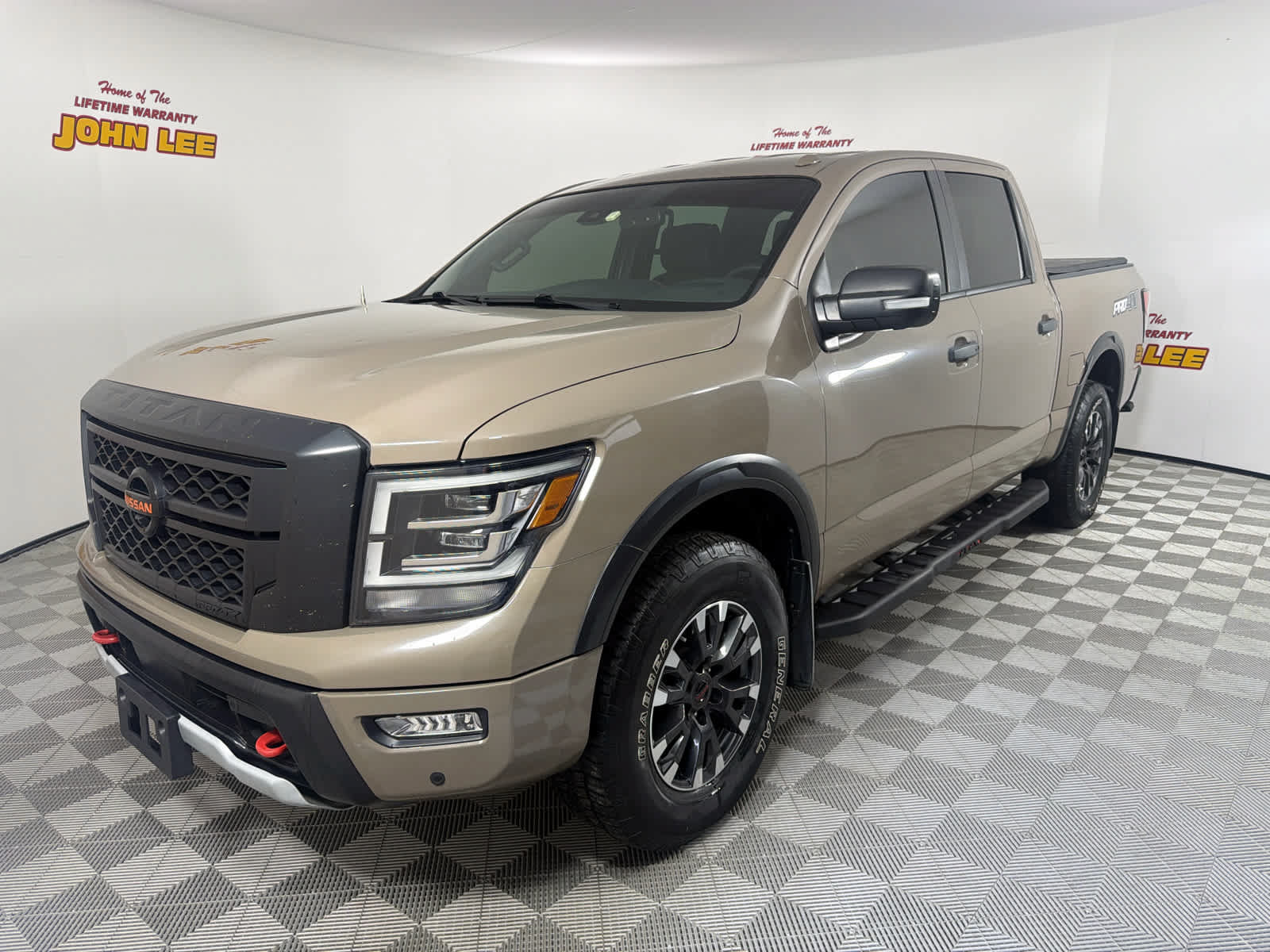 Used 2021 Nissan Titan PRO-4X w/ Pro-4x Convenience Package AWD/4WD video 1